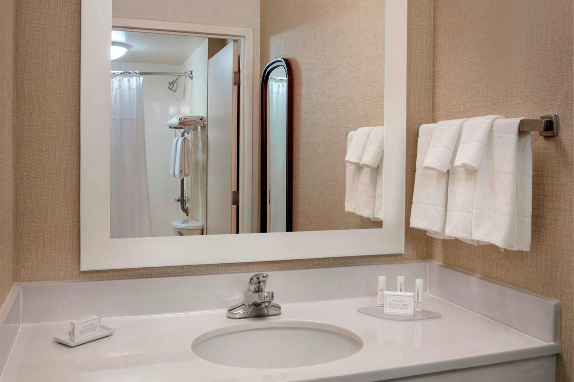 Springhill Suites By Marriott Philadelphia Уиллоу-Гров Экстерьер фото