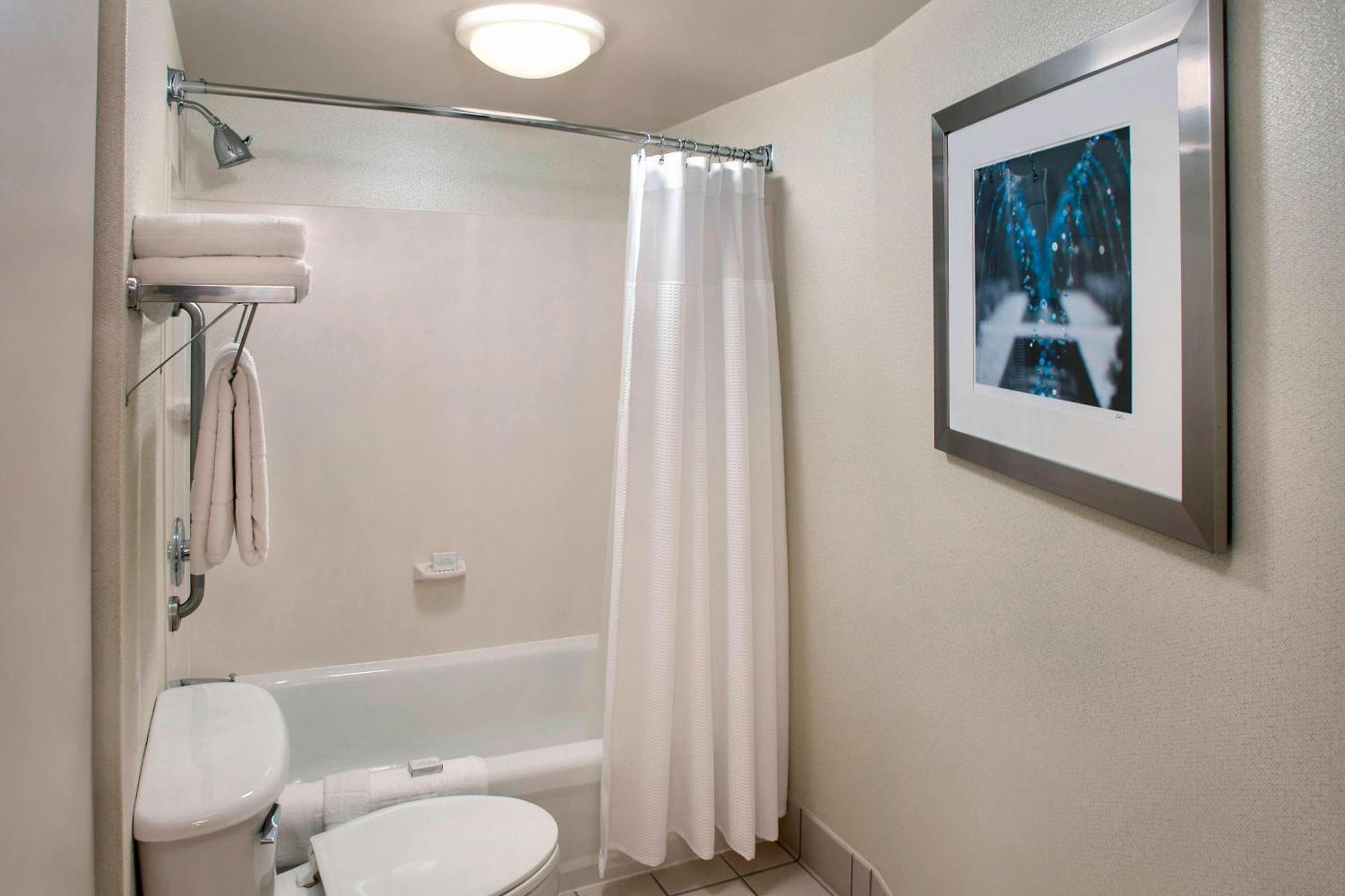 Springhill Suites By Marriott Philadelphia Уиллоу-Гров Экстерьер фото
